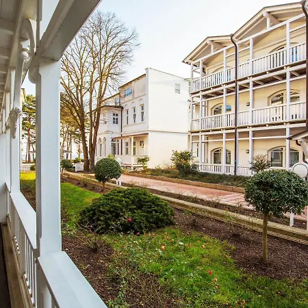 Strandvillen - Mit 1 Schlafzimmer Und Balkon Ah-623 *